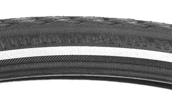 Comment connaître la taille des pneus de ma voiture?
