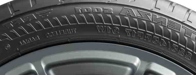 Comment reconnaître un pneu neuf et un pneu rechapé?