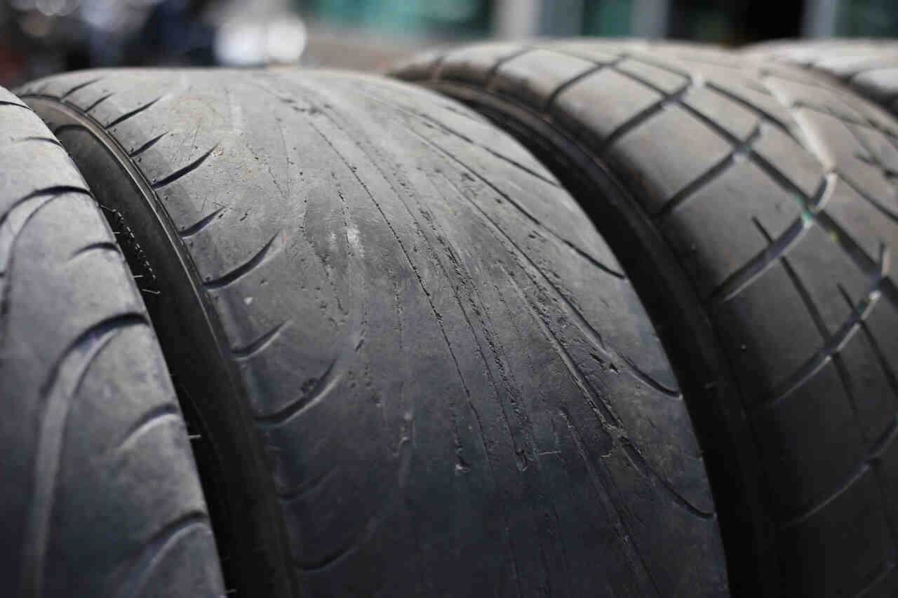 Comment enlever les pneus usagés?